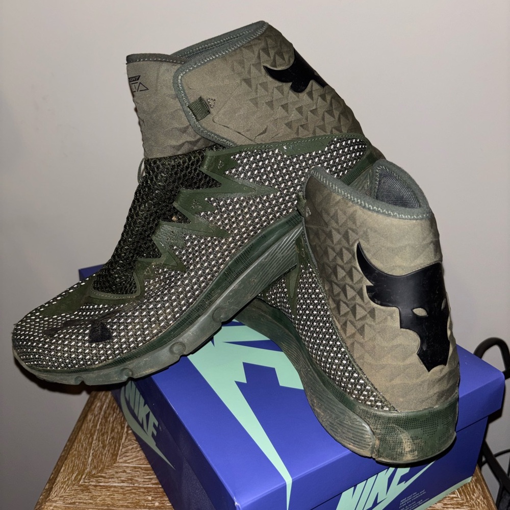 Under Armour Men's Project Rock Green and Black Athletic Shoes (needs laces)